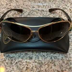 Ray-Ban Arista Gold Frame Sunglasses with Black Case